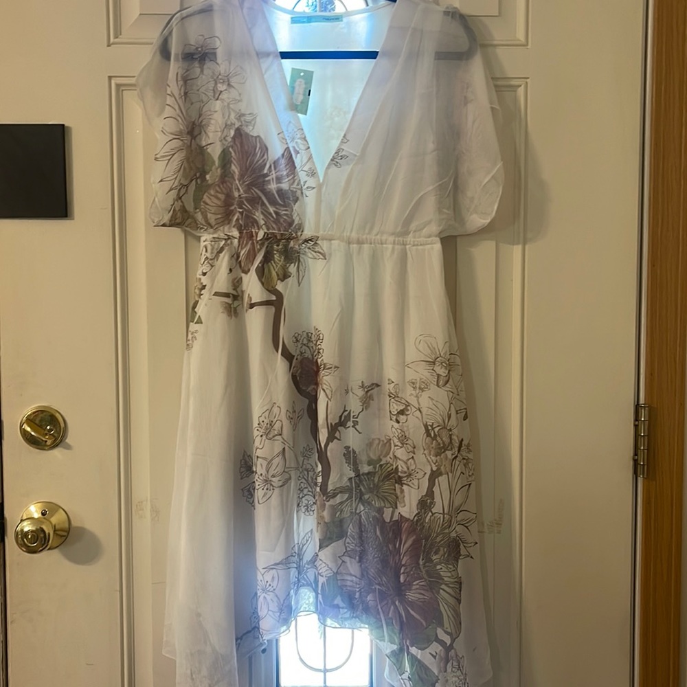 Maurice’s white dress NWT size small